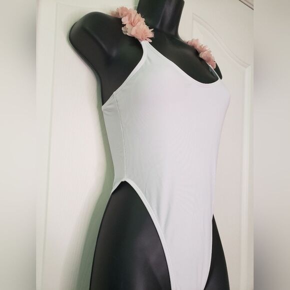 NWOT Swimsuit One Piece - Picture 3 of 5